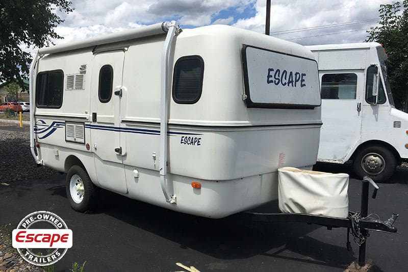 02-used-fiberglass-travel-trailers-for-sale-Bernheim-2006-17B