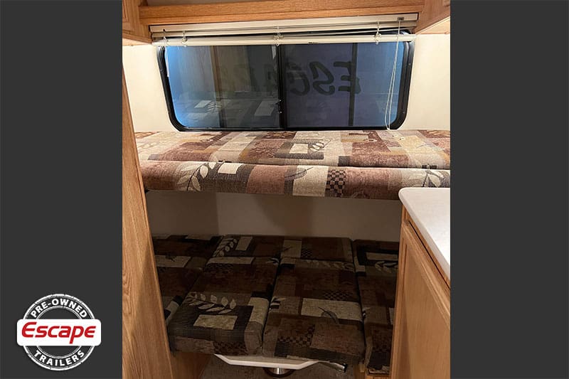 05-used-fiberglass-travel-trailers-for-sale-Bernheim-2006-17B
