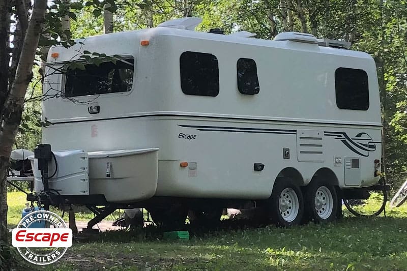 01-used-fiberglass-travel-trailers-for-sale-Preston-2018-19