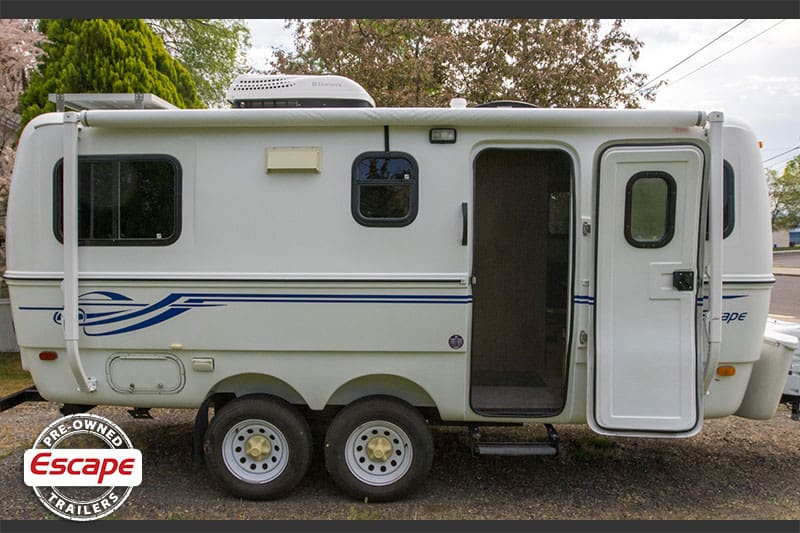 02-used-fiberglass-travel-trailers-for-sale-LePage-2016-19