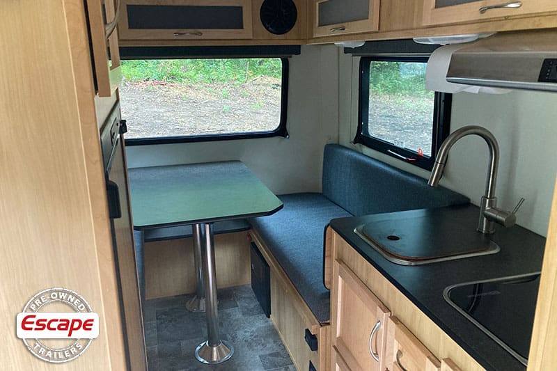 04-Moody-2019-17B-used-fiberglass-travel-trailers-for-sale