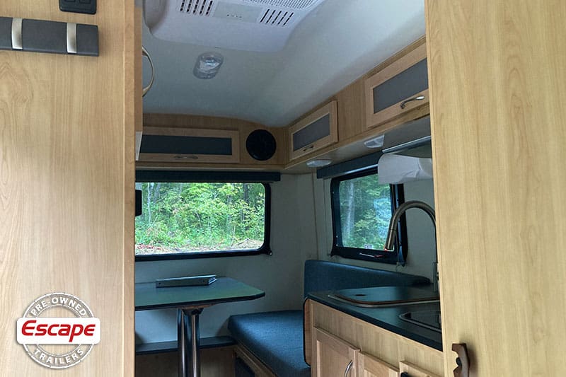 08-Moody-2019-17B-used-fiberglass-travel-trailers-for-sale