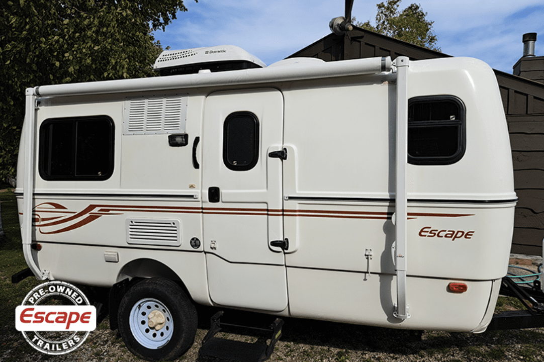 pre owned fiberglass trailer John 07