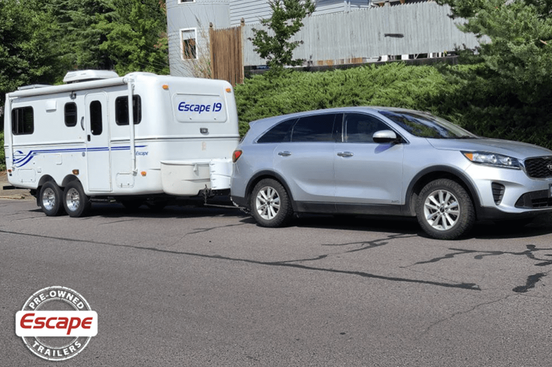 pre owned fiberglass trailer Peggy 03