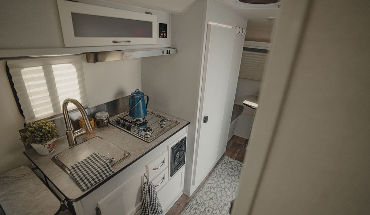 17 foot rv 04