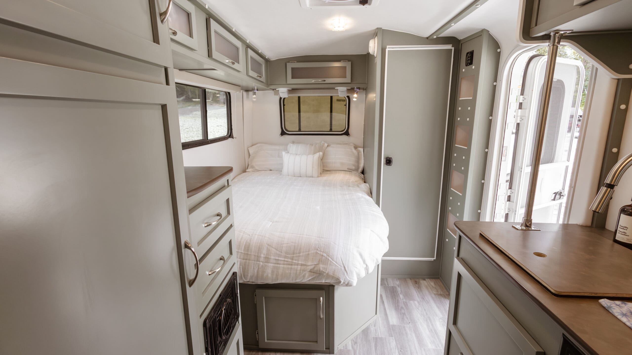 Escape 21 Interior